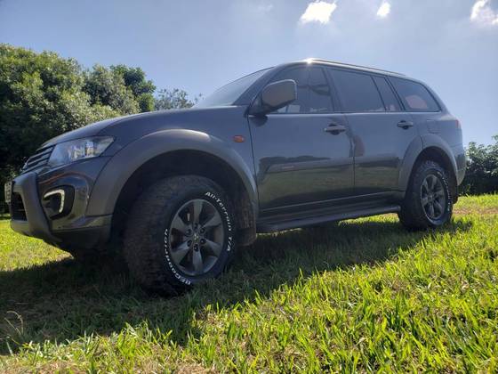 MITSUBISHI PAJERO 3.2 OUTDOOR 4X4 16V TURBO INTERCOOLER DIESEL 4P AUTOMÁTICO